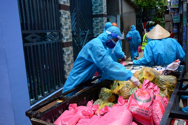 Chùa Hoằng Pháp: Tiếp tục hỗ trợ người dân khó khăn trong đại dịch Covid (đợt 8)